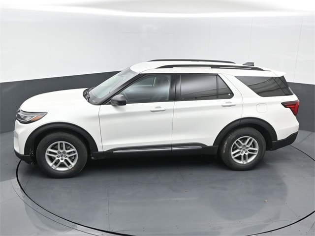 new 2025 Ford Explorer car, priced at $40,245