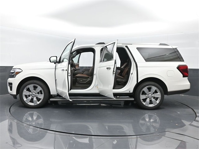 new 2024 Ford Expedition car, priced at $76,445