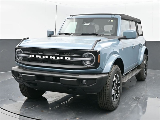 used 2023 Ford Bronco car, priced at $43,254