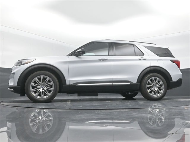 new 2025 Ford Explorer car, priced at $50,345