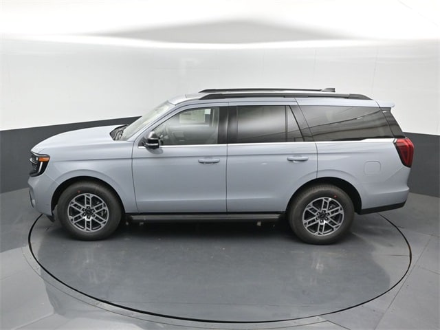 new 2025 Ford Expedition car, priced at $69,205
