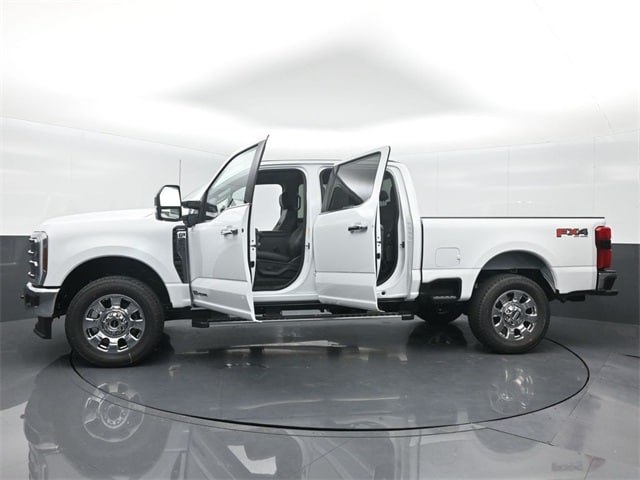 new 2025 Ford Super Duty car, priced at $75,570