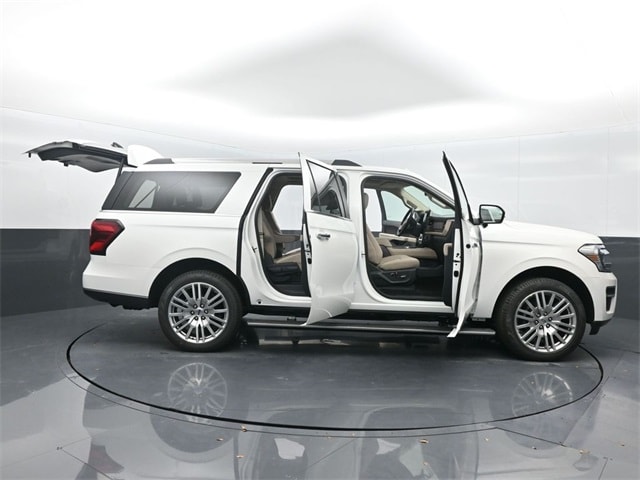 new 2024 Ford Expedition car, priced at $73,895