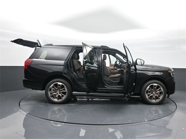 new 2025 Ford Expedition car, priced at $86,795