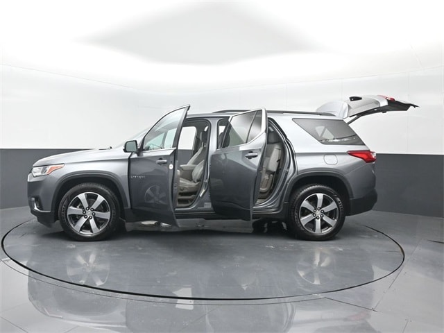 used 2020 Chevrolet Traverse car, priced at $23,582