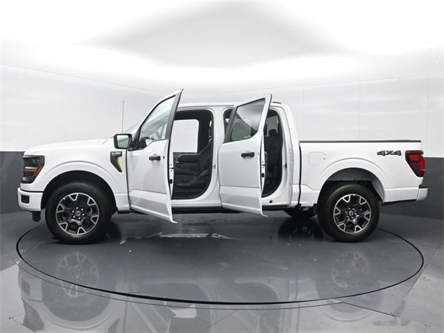 new 2024 Ford F-150 car, priced at $47,372