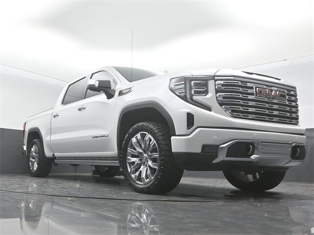 used 2025 GMC Sierra 1500 car, priced at $67,397