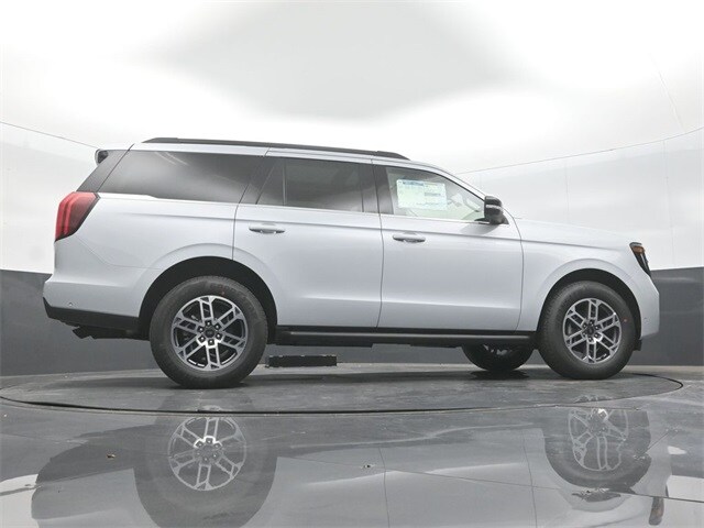 new 2025 Ford Expedition car, priced at $68,210