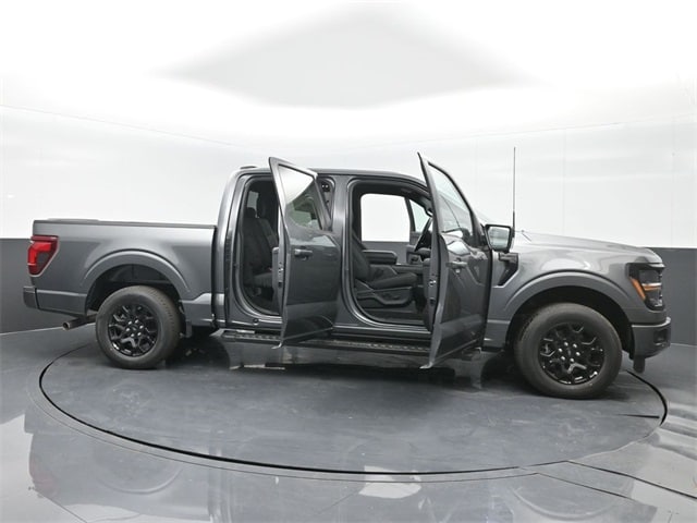 new 2024 Ford F-150 car, priced at $51,305