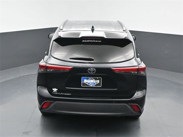 used 2020 Toyota Highlander car, priced at $27,905