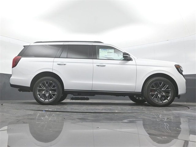 new 2025 Ford Expedition car, priced at $85,230