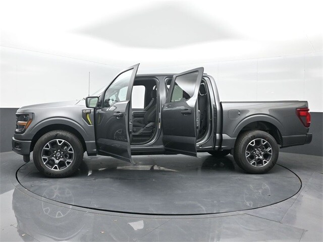 new 2025 Ford F-150 car, priced at $43,083