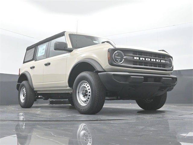 new 2025 Ford Bronco car, priced at $41,280