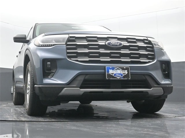 new 2025 Ford Explorer car, priced at $41,805