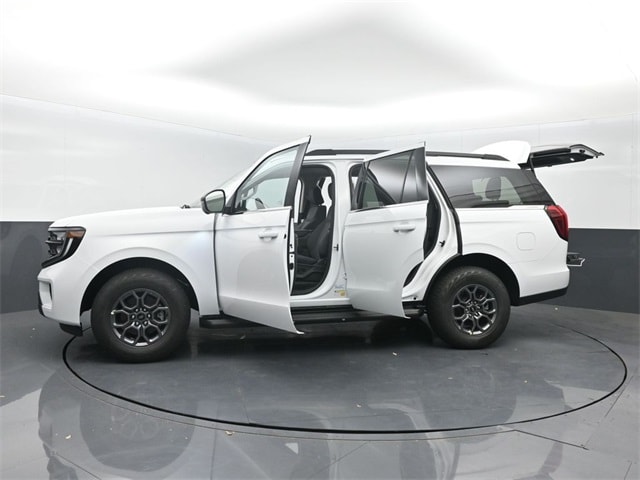 new 2025 Ford Expedition car, priced at $63,995