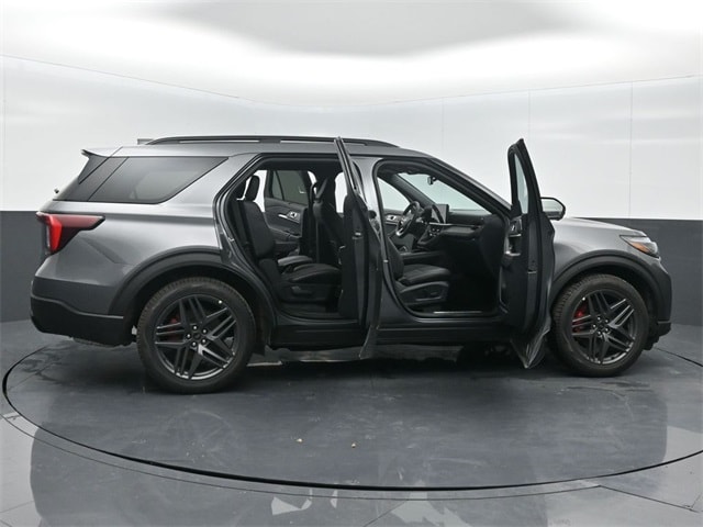 new 2025 Ford Explorer car, priced at $46,445