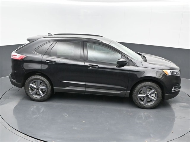 new 2024 Ford Edge car, priced at $36,805