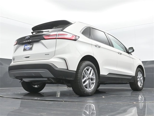 new 2024 Ford Edge car, priced at $37,020