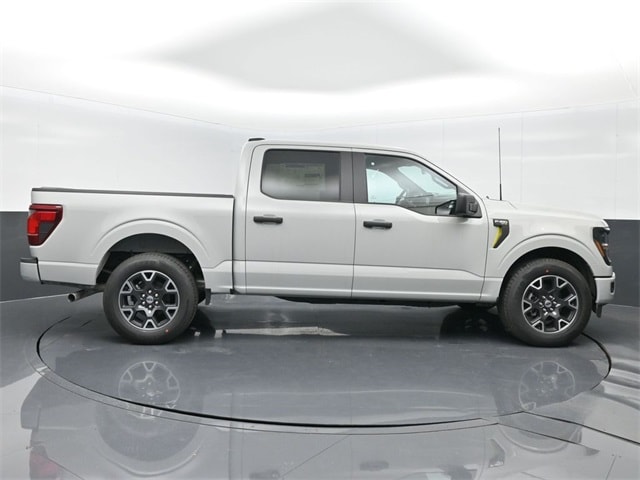 new 2024 Ford F-150 car, priced at $43,014