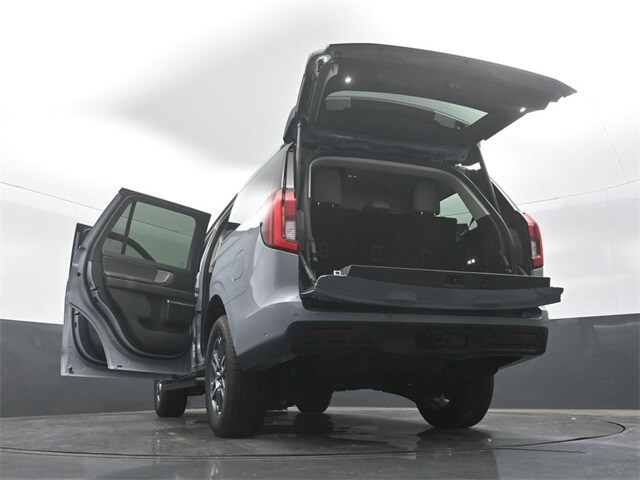 new 2025 Ford Expedition car, priced at $69,205