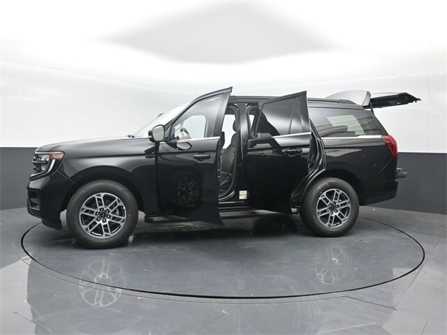 new 2025 Ford Expedition car, priced at $68,210