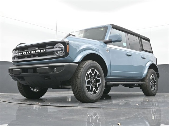 used 2023 Ford Bronco car, priced at $43,254