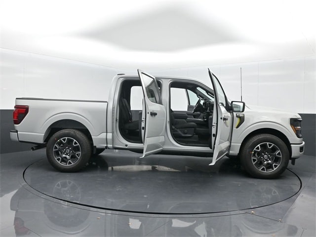 new 2024 Ford F-150 car, priced at $47,996