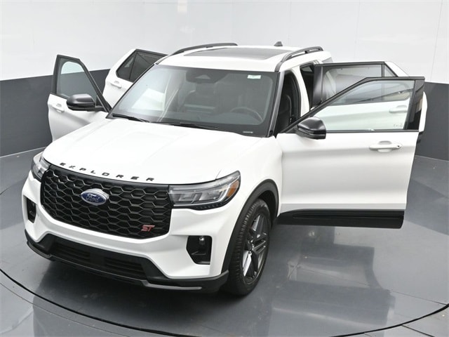 new 2025 Ford Explorer car, priced at $61,620