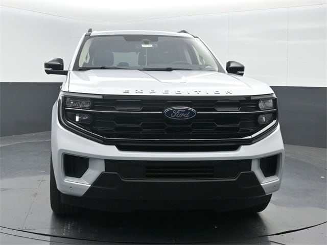 new 2025 Ford Expedition car, priced at $68,210