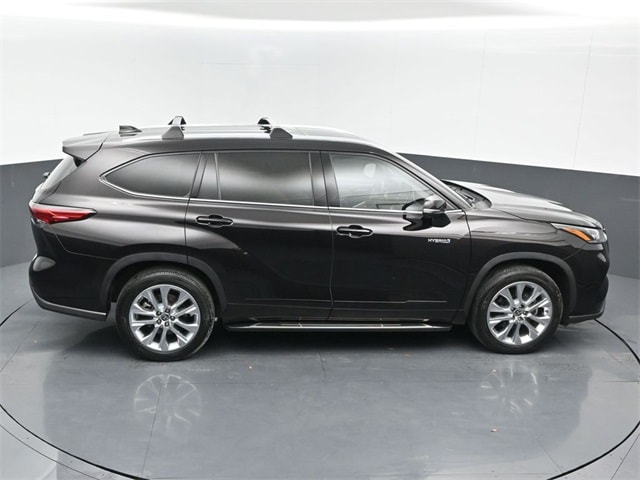 used 2021 Toyota Highlander Hybrid car, priced at $29,132