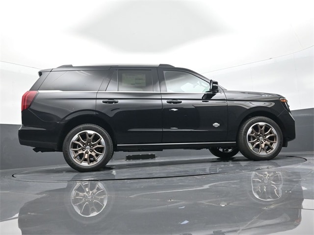 new 2025 Ford Expedition car, priced at $86,795