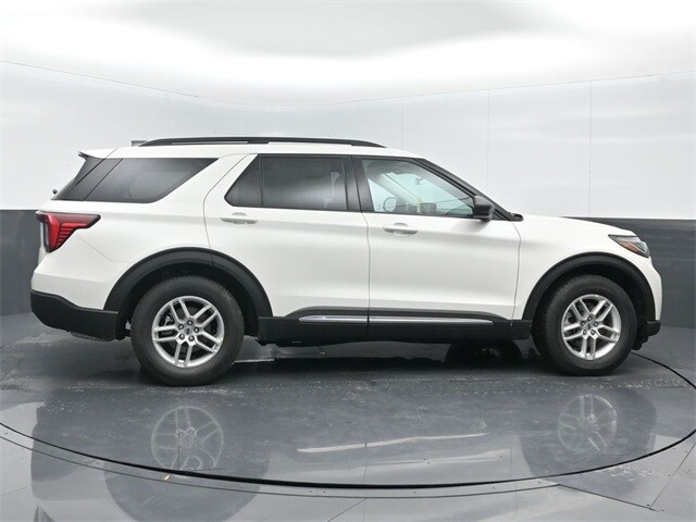 new 2025 Ford Explorer car, priced at $40,245