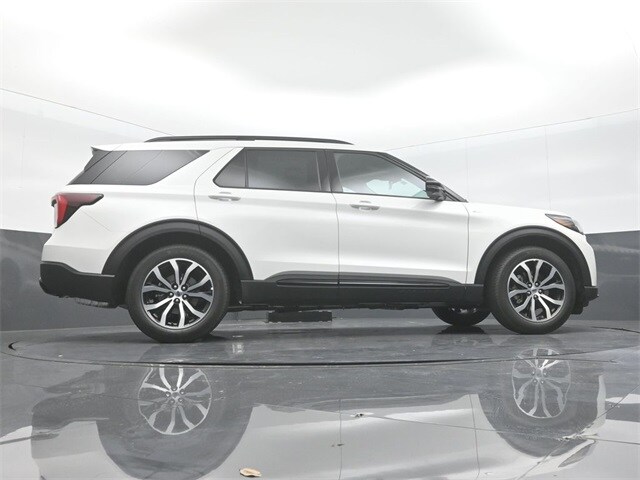new 2025 Ford Explorer car, priced at $42,885