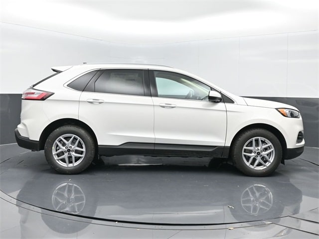 new 2024 Ford Edge car, priced at $37,020