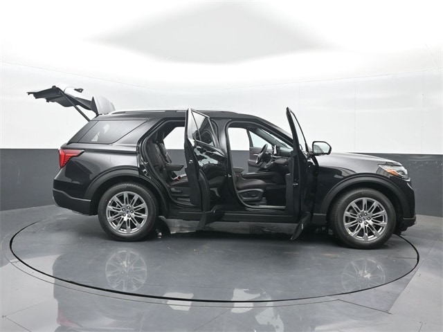 new 2025 Ford Explorer car, priced at $50,195