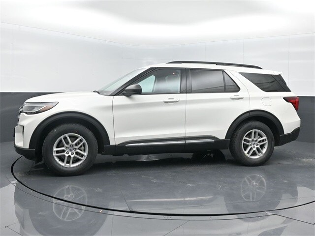 new 2025 Ford Explorer car, priced at $40,245