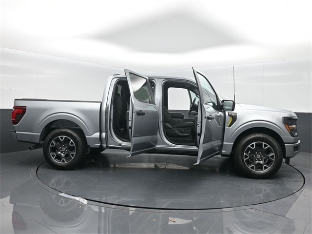 new 2025 Ford F-150 car, priced at $43,083