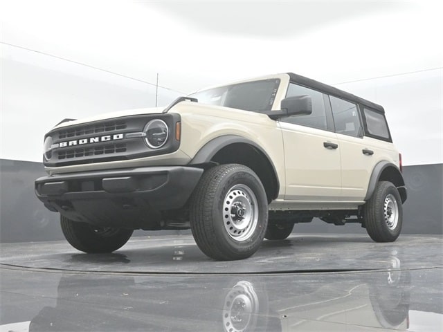 new 2025 Ford Bronco car, priced at $41,280