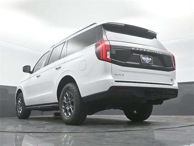 new 2025 Ford Expedition car, priced at $63,995