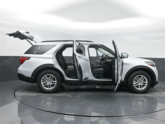 new 2025 Ford Explorer car, priced at $41,620