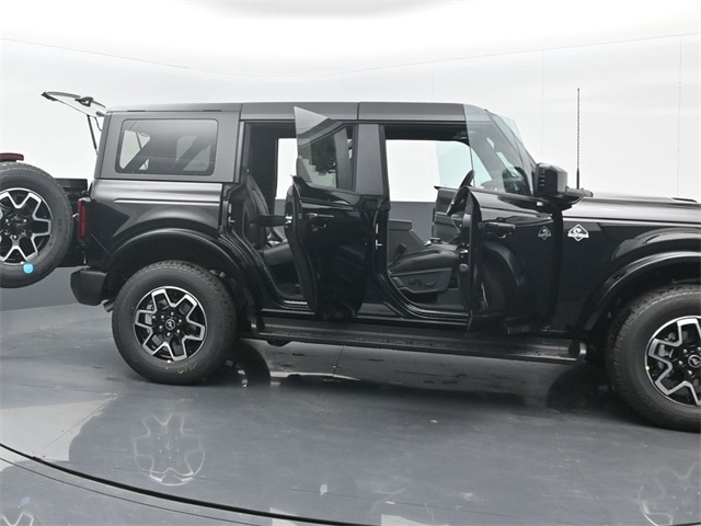 new 2025 Ford Bronco car, priced at $48,225