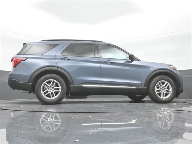 new 2025 Ford Explorer car, priced at $42,205