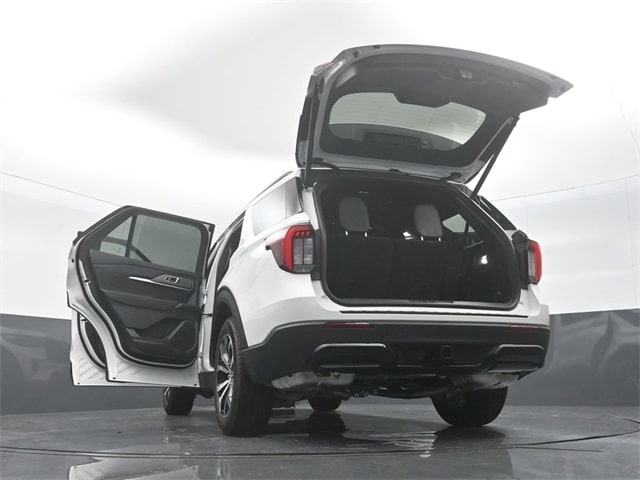 new 2025 Ford Explorer car, priced at $42,885