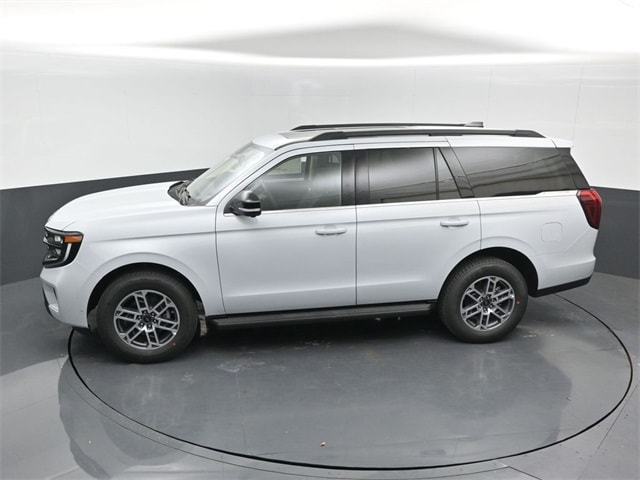 new 2025 Ford Expedition car, priced at $68,210