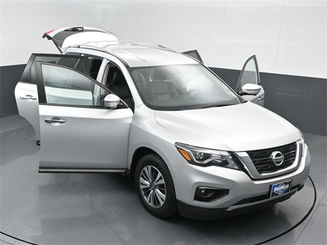 used 2020 Nissan Pathfinder car, priced at $20,965