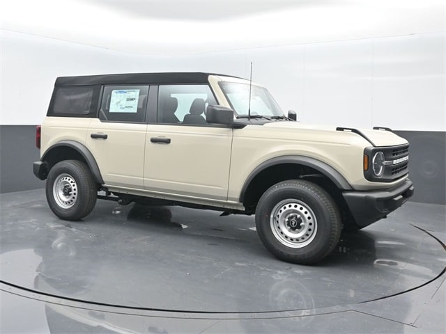 new 2025 Ford Bronco car, priced at $41,280