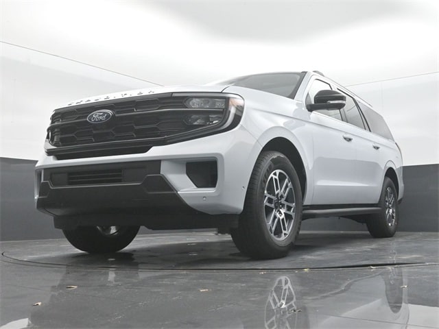 new 2025 Ford Expedition car, priced at $71,210