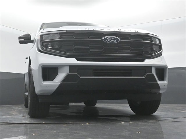 new 2025 Ford Expedition car, priced at $71,210