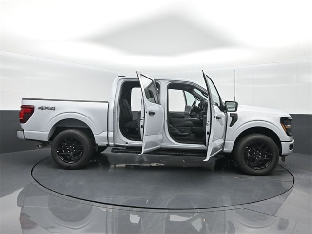 new 2025 Ford F-150 car, priced at $51,921