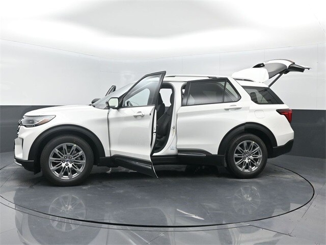 new 2025 Ford Explorer car, priced at $49,640